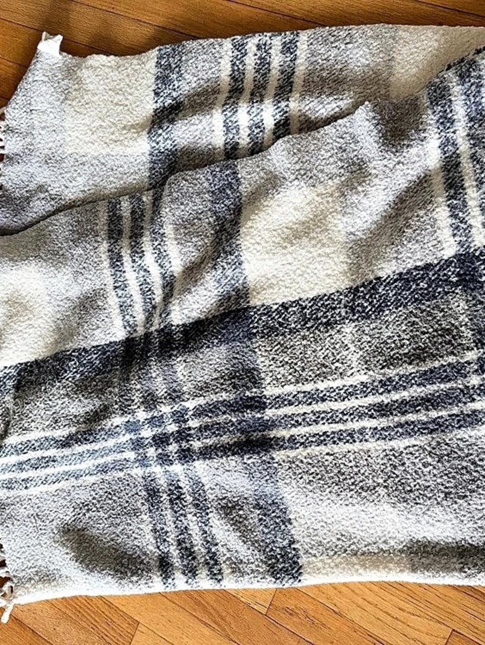 UGG Plaid Scarf in Gray & White